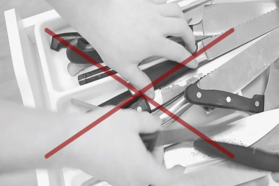 The universal knife block that can hold up to 10 knives or utensils, keeping your bench tidy and clean.