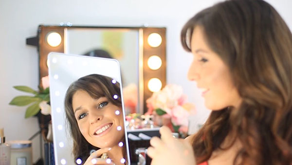 Get the Hollywood glam with the full frame mirror, with super bright LED lights