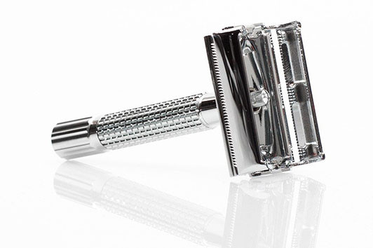 The simple design of the top can be easily opened, and the blade swapped out, it couldn’t be simpler